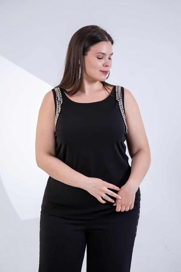 Büyük Beden 3330977 İnci Detaylı Bluz  Siyah