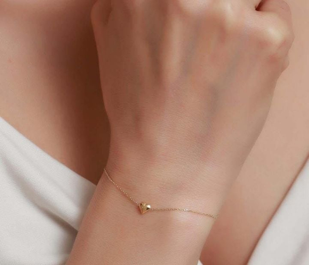 MINIMALIST DESIGNS