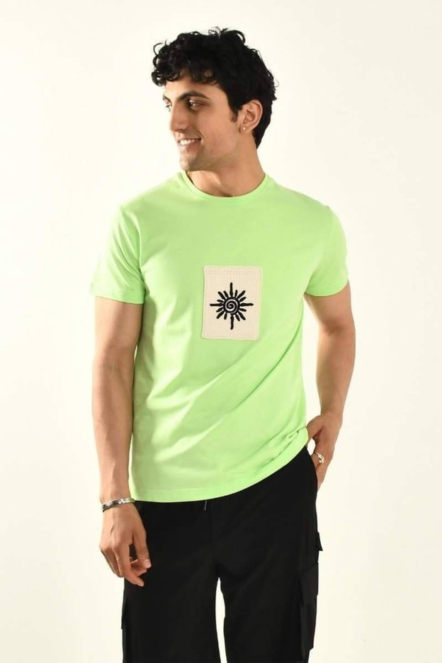 Bebe Mavisi İşleme Detaylı Bisiklet Yaka T-shirt