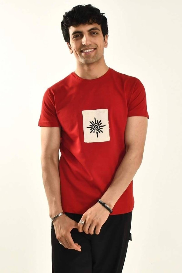 Bebe Mavisi İşleme Detaylı Bisiklet Yaka T-shirt