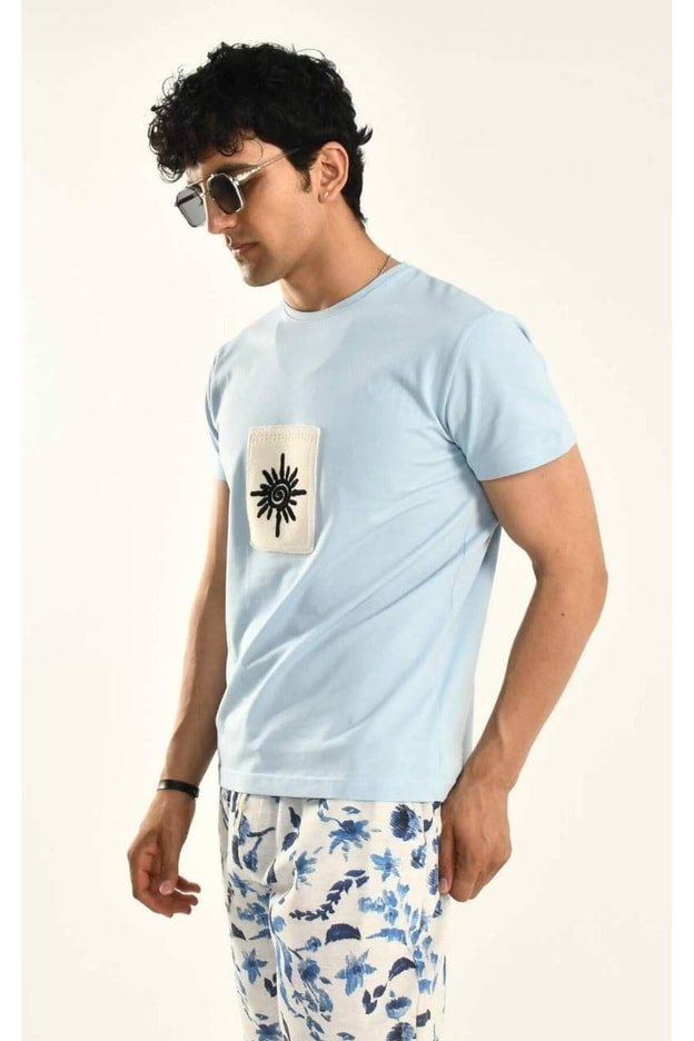 Bebe Mavisi İşleme Detaylı Bisiklet Yaka T-shirt