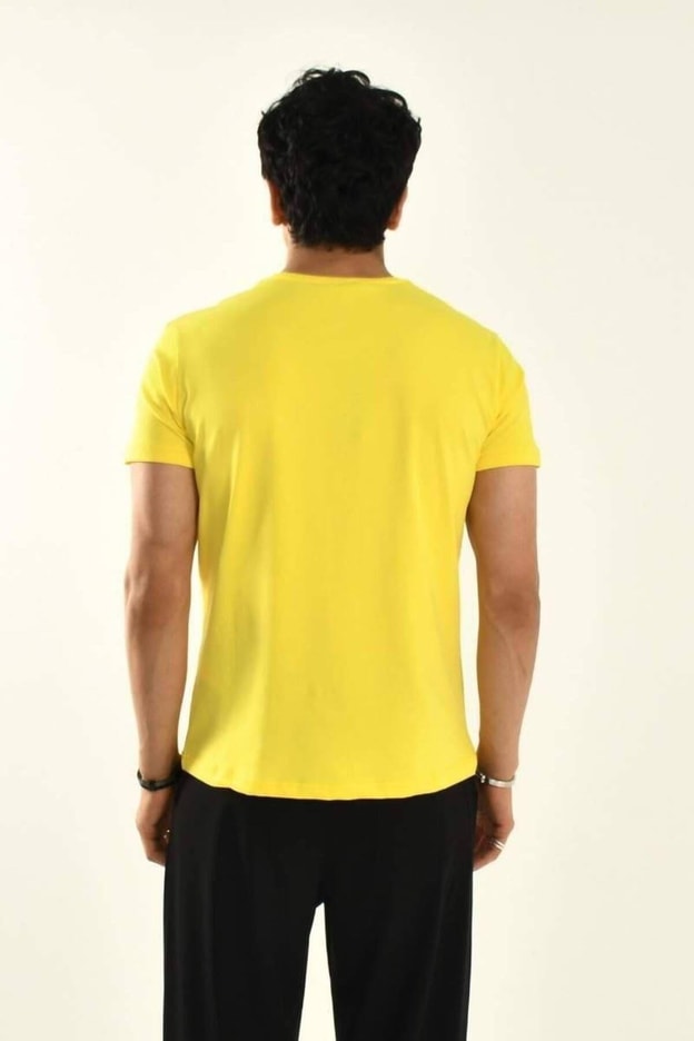 Beyaz Papatya Nakış Detaylı Bisiklet Yaka T shirt