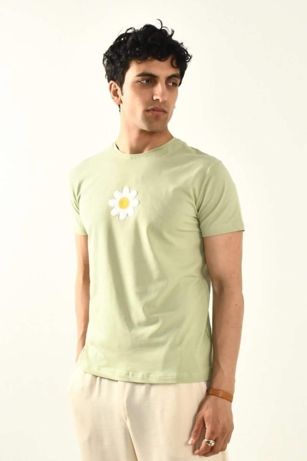 Beyaz Papatya Nakış Detaylı Bisiklet Yaka T shirt