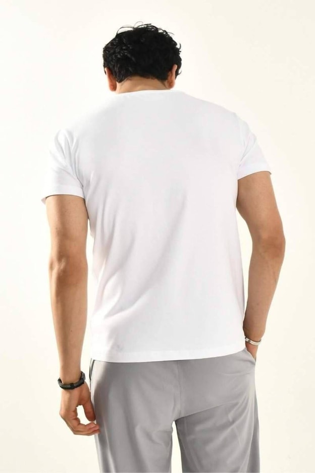 Beyaz Papatya Nakış Detaylı Bisiklet Yaka T shirt