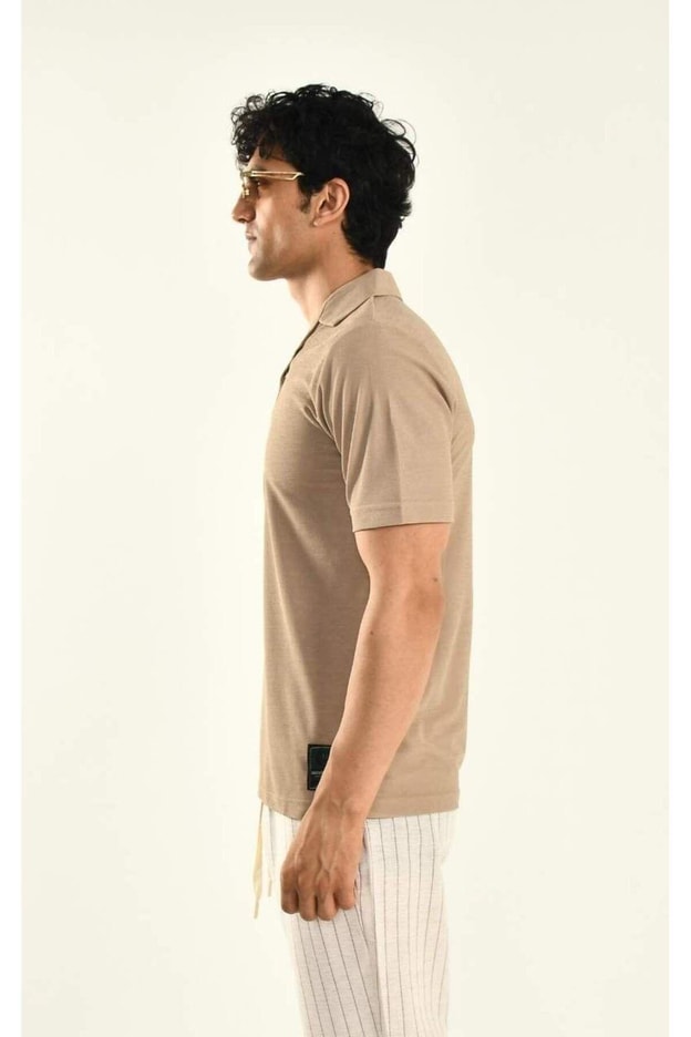 Ekru Yaka Detay T-shirt 410415