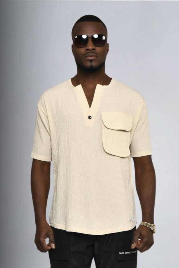 Siyah Cepli V Yaka T-shirt 410409