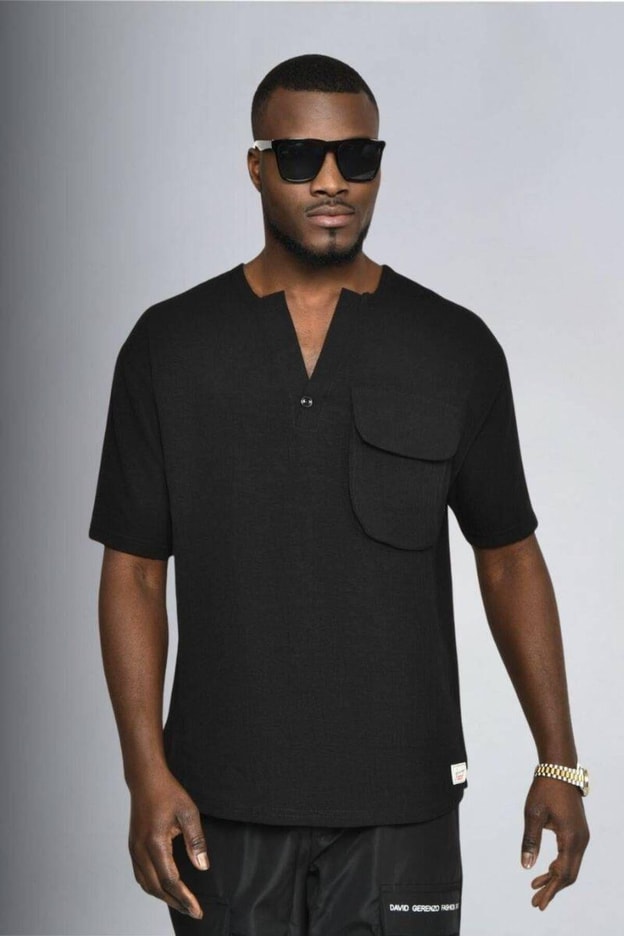 Siyah Cepli V Yaka T-shirt 410409