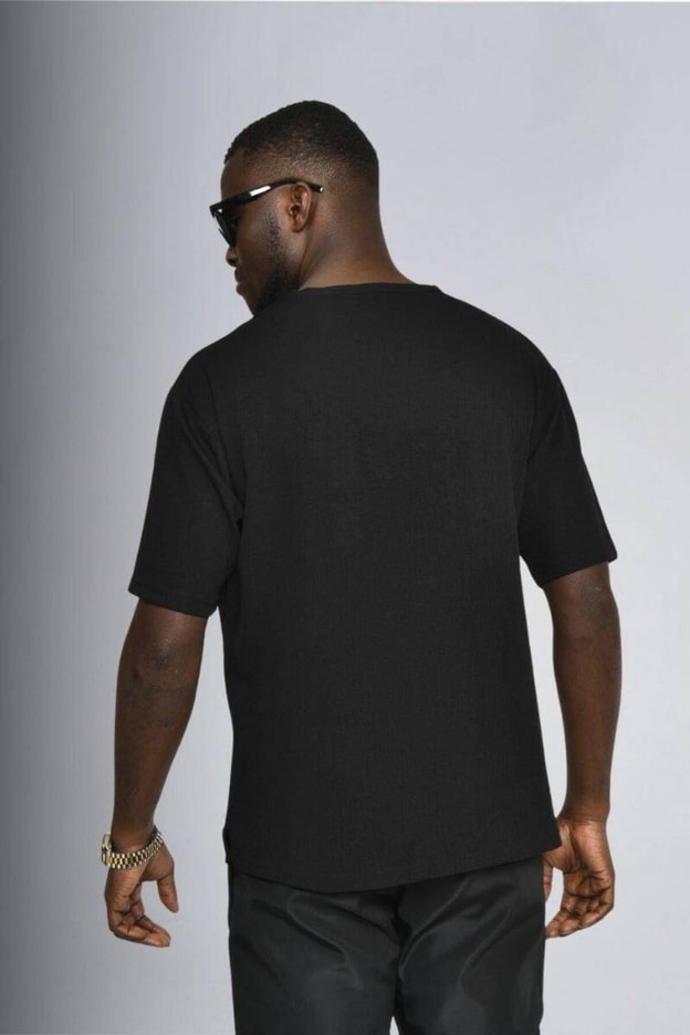 Siyah Cepli V Yaka T-shirt 410409