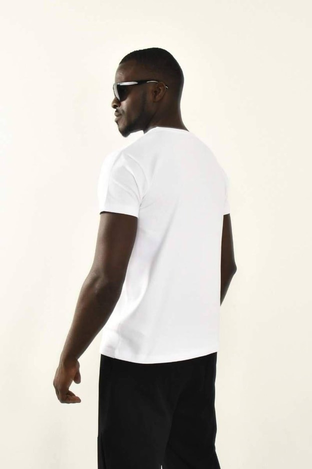 Siyah Çiçekli Örgü Detay Bisiklet Yaka Tshirt