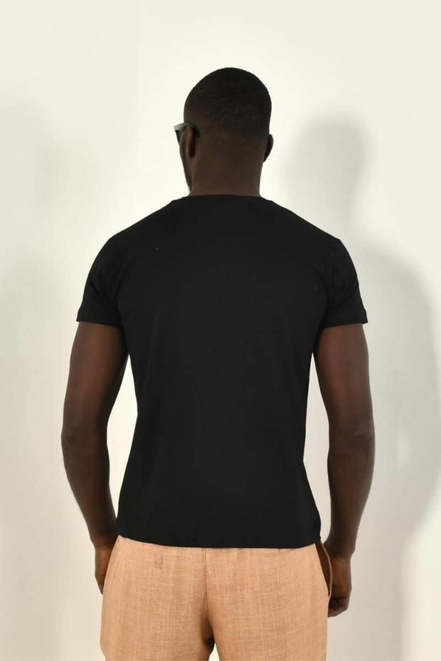 Siyah Çiçekli Örgü Detay Bisiklet Yaka Tshirt