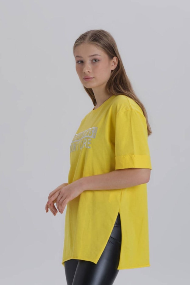 Siyah Kadın Breaking News Baskı Yandan Yırtmaçlı Bisiklet Yaka Örme T-shirt