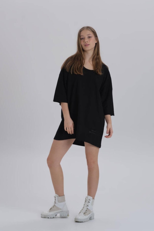 Siyah Kadın Sırt Baskı Detay Oversize T-shirt Elbise
