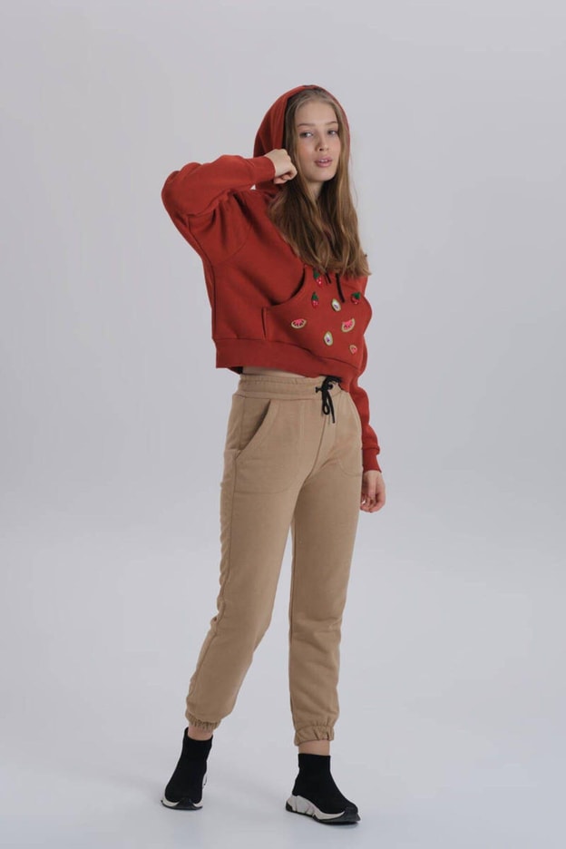 Siyah Meyve Aksesuarlı Kapüşonlu Üç İplik Sweatshirt