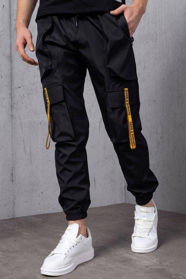 Siyah Şerit Aksesuar Detaylı Paraşüt Kumaş Jogger Pantolon