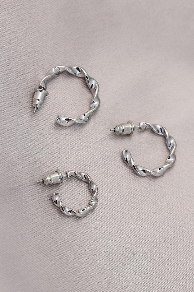 Burgu Model Gümüş Metal Küpe Seti