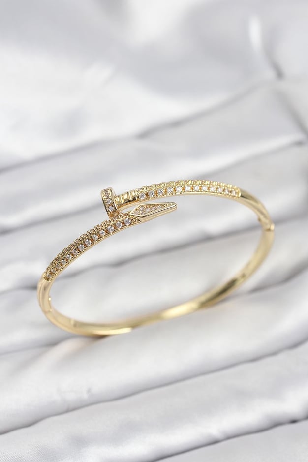 Pirinç Gold Renk Zirkon Taşlı Çivi Model Kadın Kelepçe Bileklik