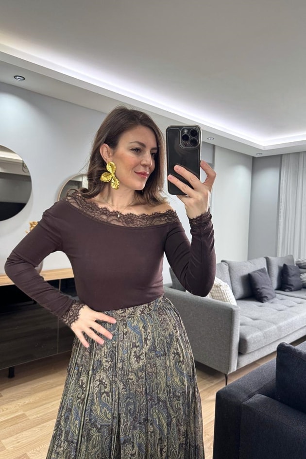 Tek Omuz Açık Dantelli Bluz Kahverengi