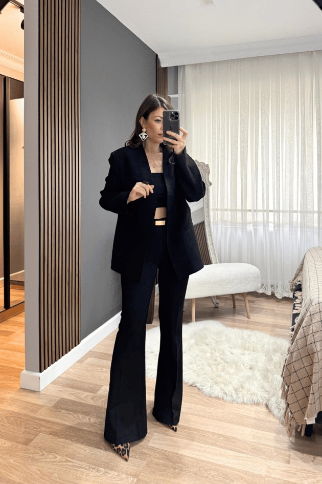 Kemerli Yakasız Atlas Ceket Siyah