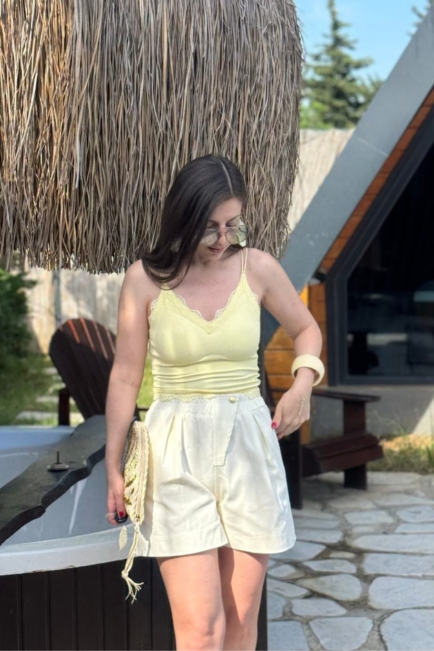 İp Askılı Dantel Detaylı Crop Bluz Sarı