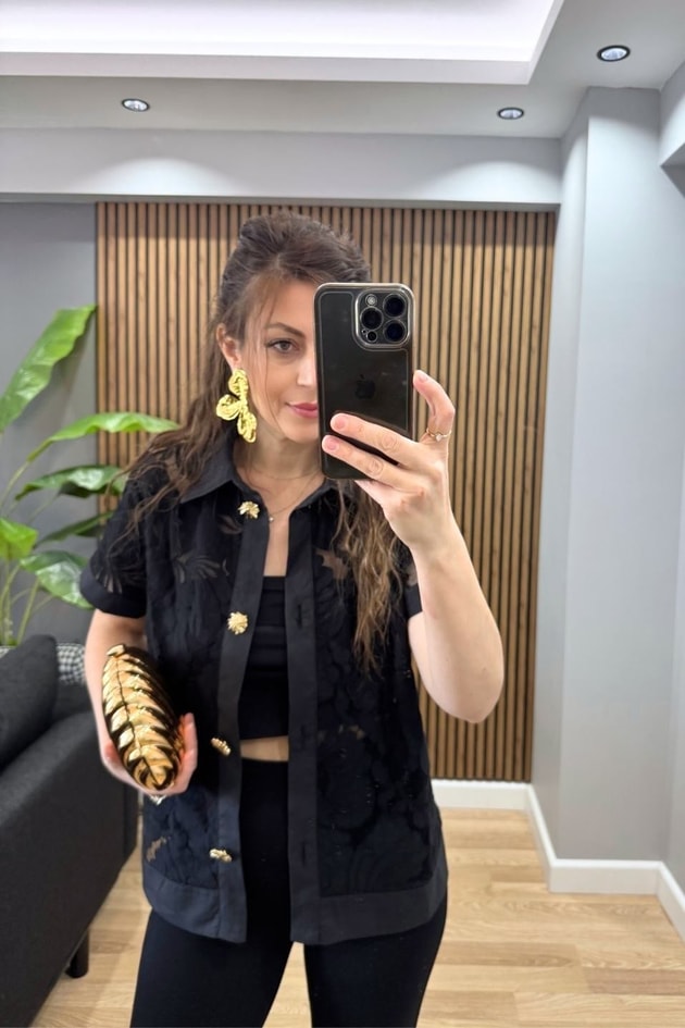 Gold Düğme Detaylı Dantel Gömlek Siyah