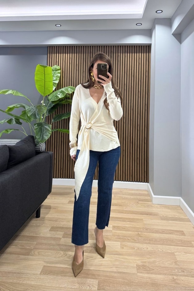 Livia Halka Toka Detaylı Triko Bluz Krem