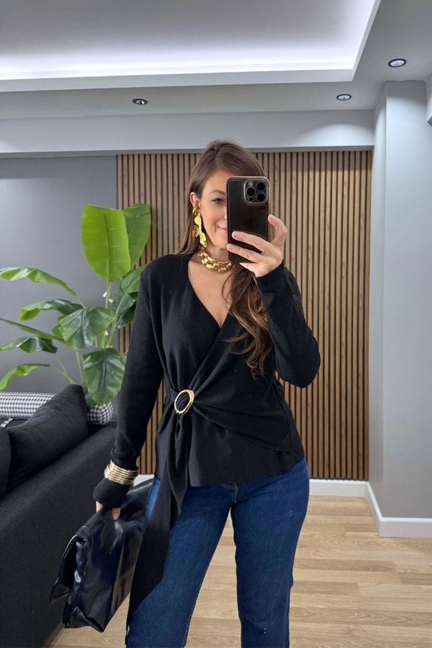 Livia Halka Toka Detaylı Triko Bluz Siyah