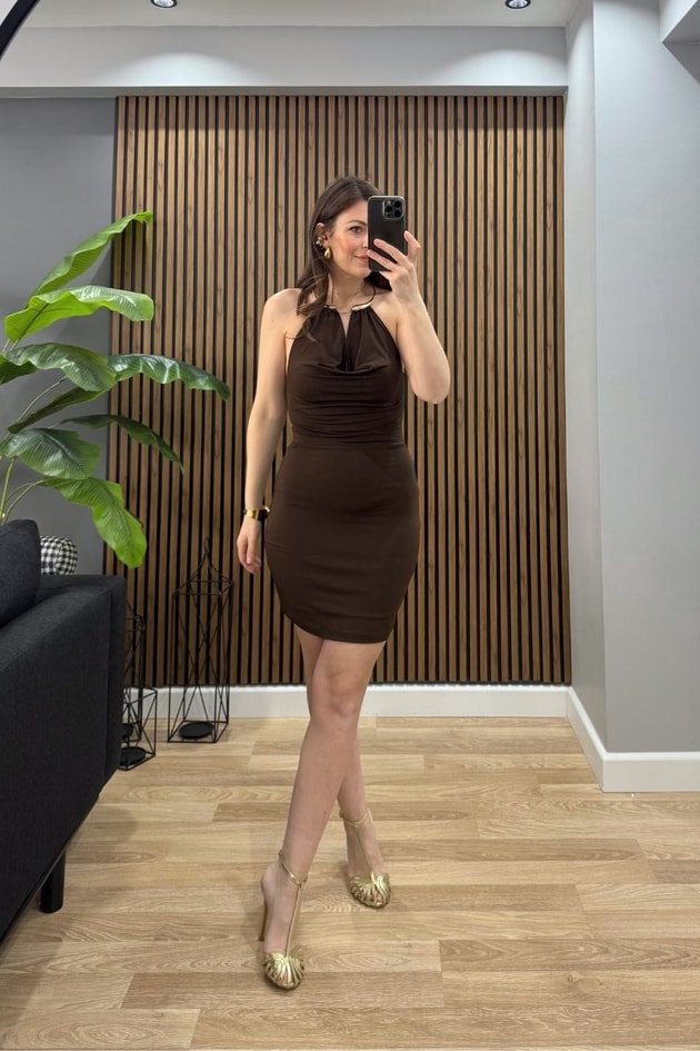 Elan Aksesuarlı Mini Elbise Kahverengi