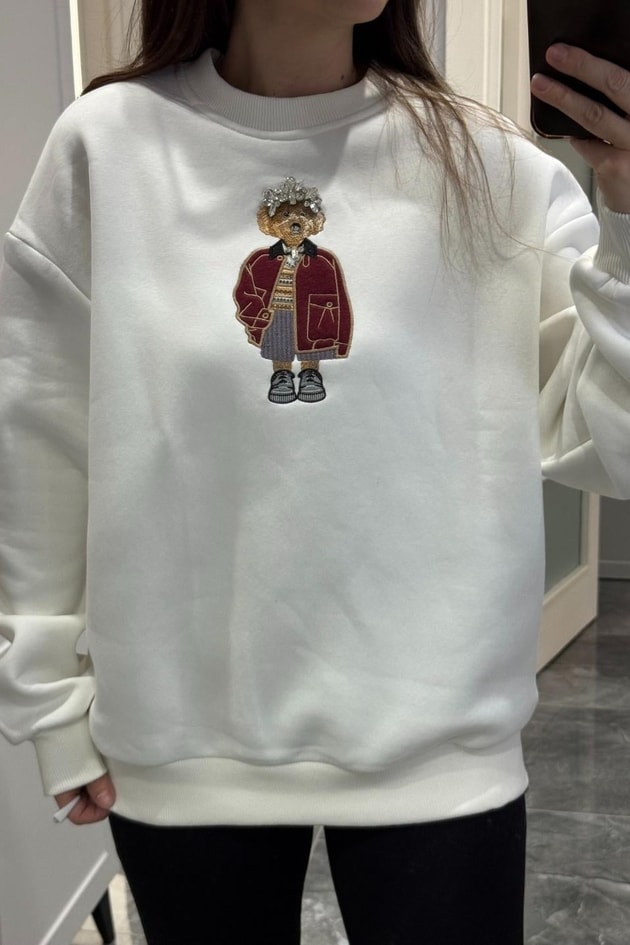 Marka Model Önü Taşlı Figürlü Sweatshirt Ekru