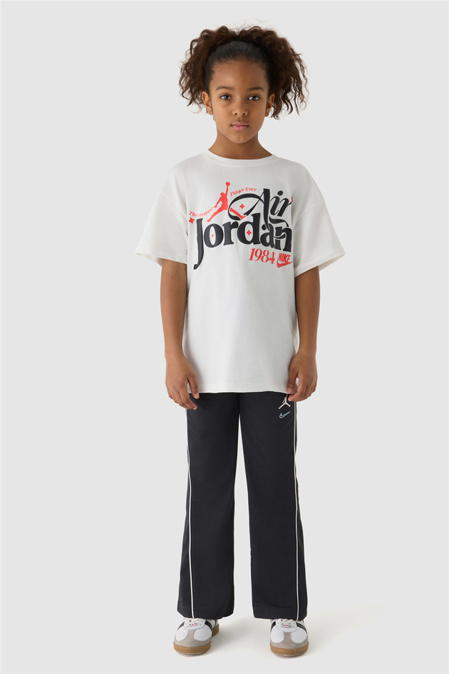 Air Jordan Kız Çocuk Kırık Beyaz TişörtAir Jordan Kız Çocuk Kırık Beyaz Tişört