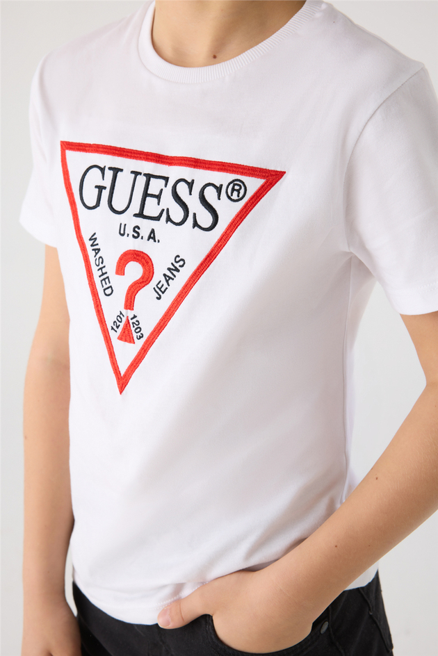 Guess Erkek Çocuk Beyaz TişörtGuess Erkek Çocuk Beyaz Tişört