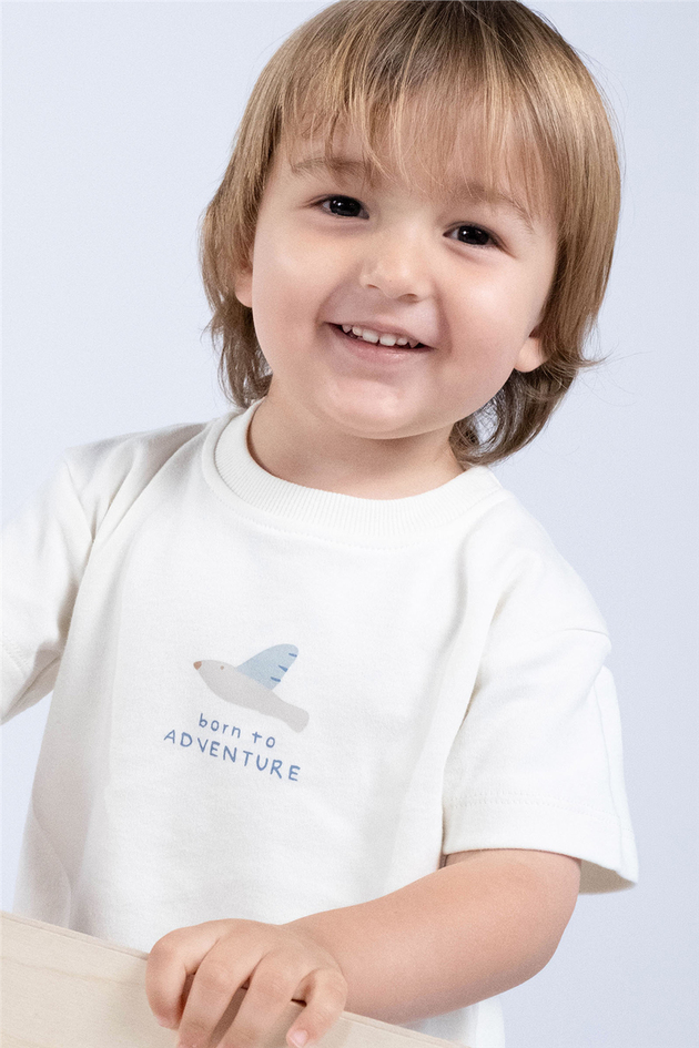 Little Gusto Unisex White Tshirt Little Gusto Unisex White Tshirt 
