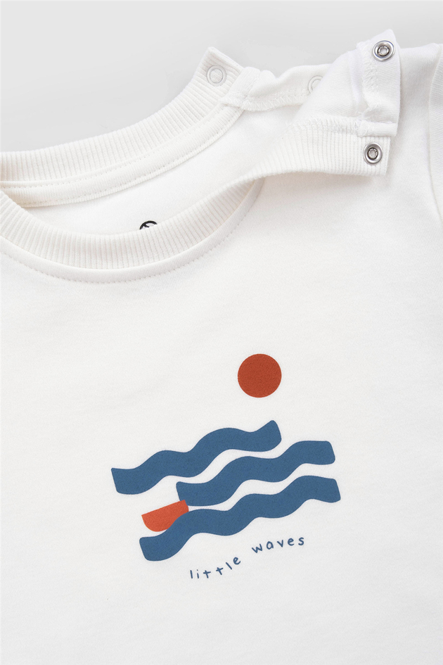 Little Gusto Unisex White Tshirt Little Gusto Unisex White Tshirt 