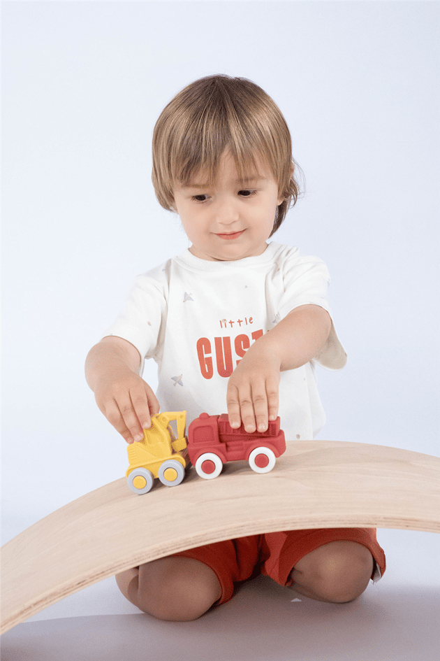 Little Gusto Unisex Orange Shorts SuitLittle Gusto Unisex Orange Shorts Suit