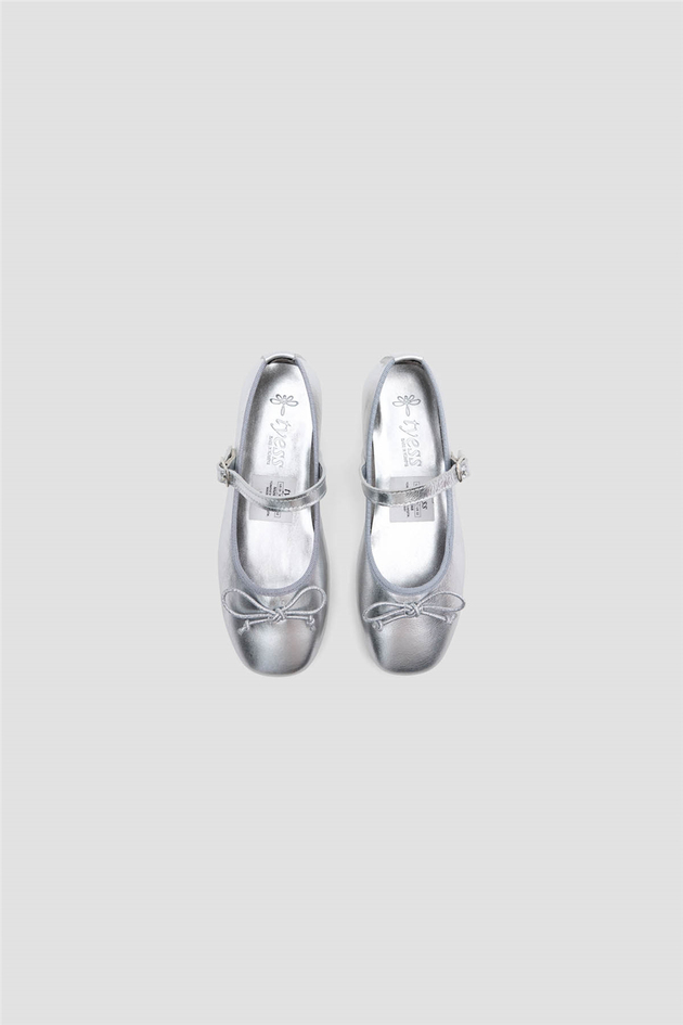 Tyess Girl Silver ShoesTyess Girl Silver Shoes