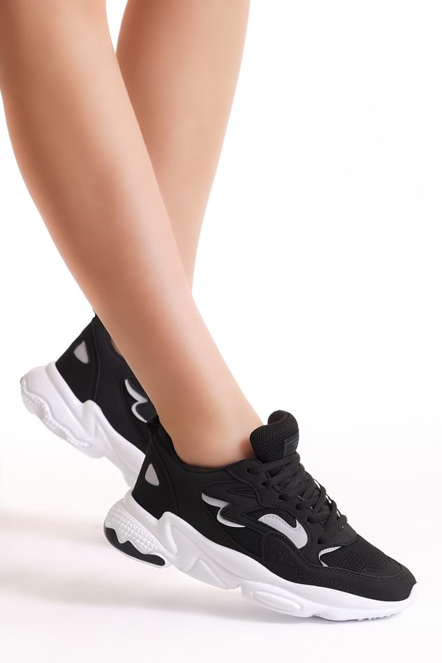Rahat Kalıp Yüksek Taban Bağcıklı Unisex Siyah Beyaz Spor Ayakkabı TB251-0