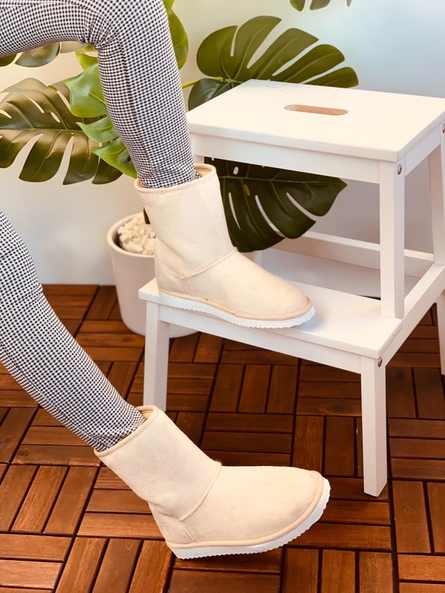 Bej Kısa (Ugg)