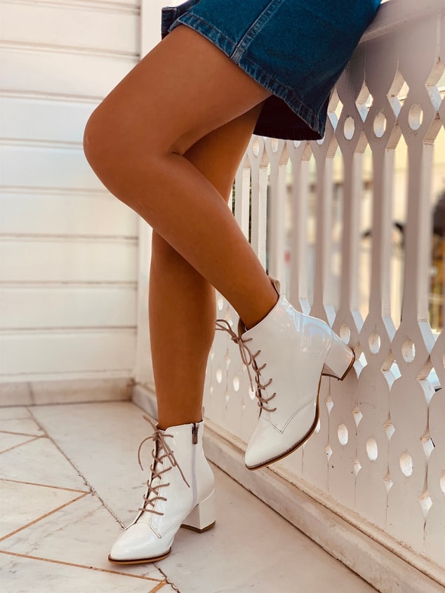 Beyaz Rugan (Fabiola) Kadın Bot