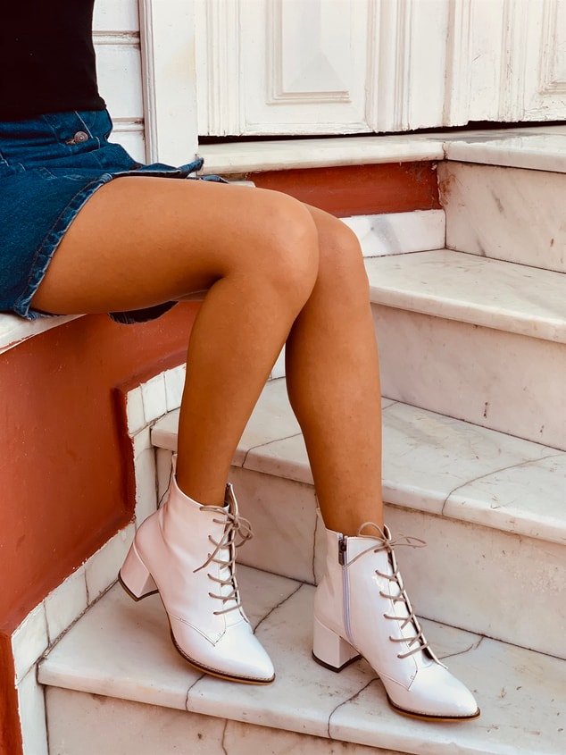 Beyaz Rugan (Fabiola) Kadın Bot