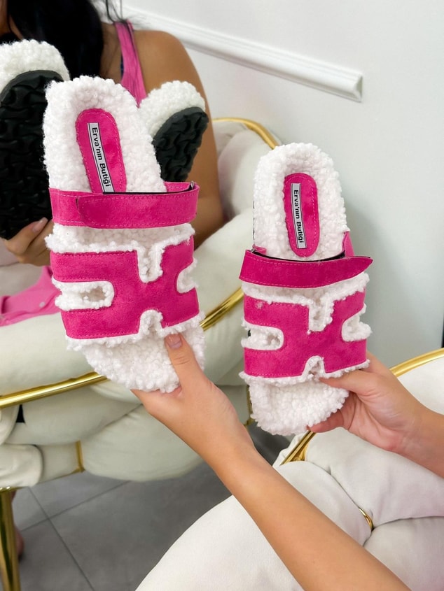 Fuşya Beyaz (Barbie) Teddy Kumaş Kadın Ev Terliği