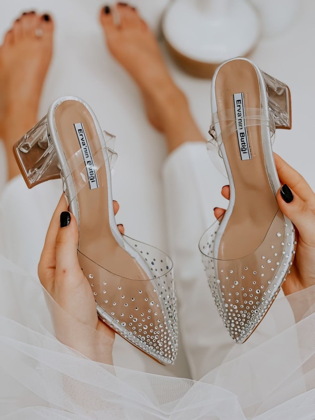 Hologram Şeffaf (Drop) Taş Detay Bilek Bağlamalı Kadın Stiletto
