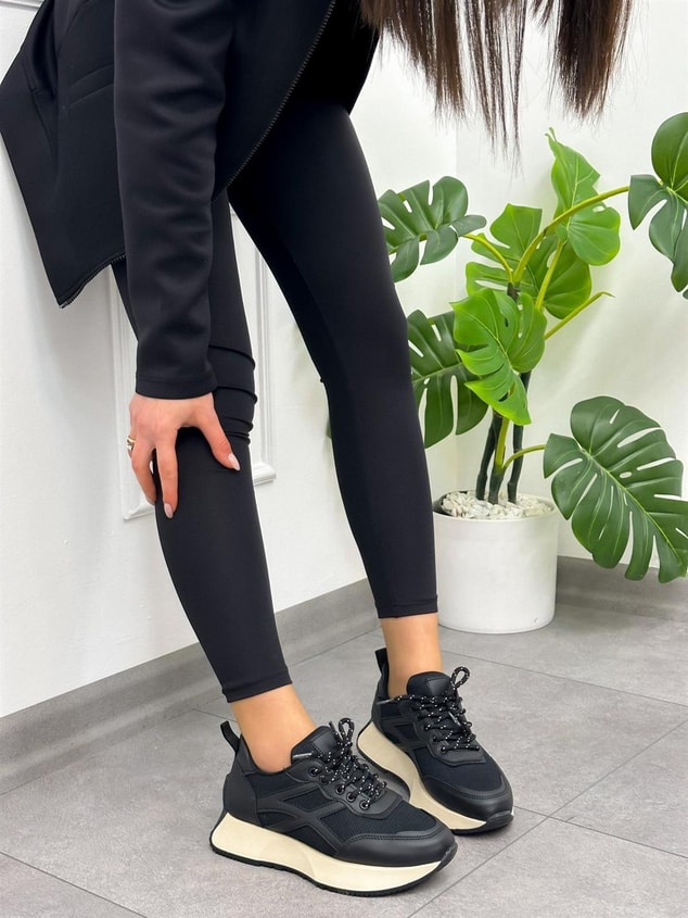 Siyah Cilt (John) Kadın Bağcıklı Sneakers
