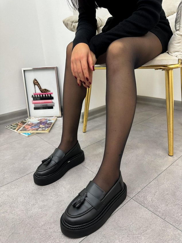 Siyah Cilt (Line) Püskül Detay Kadın Loafer