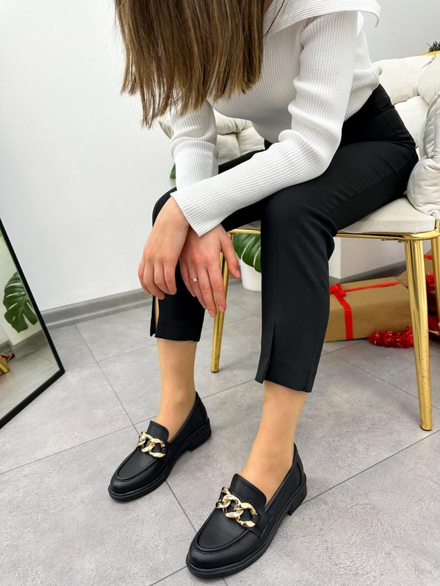 Siyah Fonde (Ling) Zincir Detay Kadın Loafer