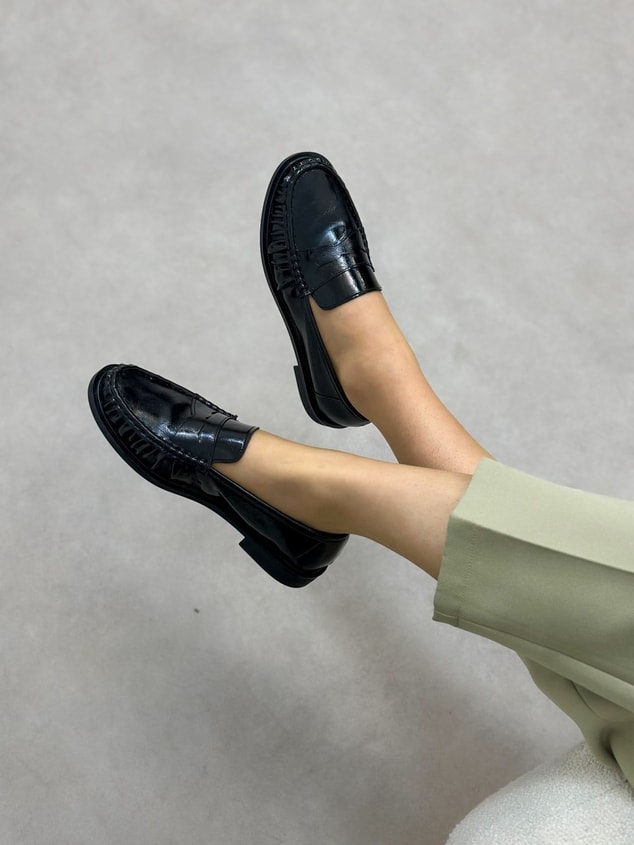 Siyah Kırışık Deri (Barry) Saraç Detaylı Düz Taban Kadın Loafer
