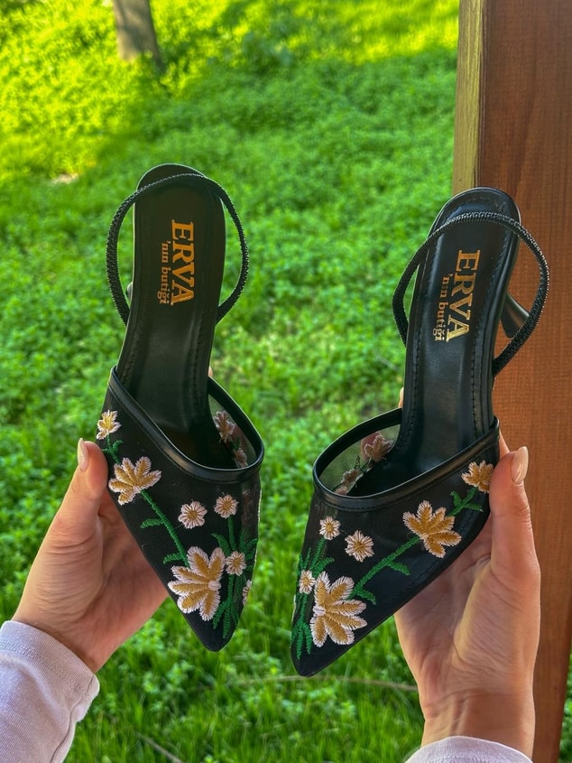 Siyah (Livia) Çiçek Nakış Detay Topuklu Kadın Stiletto