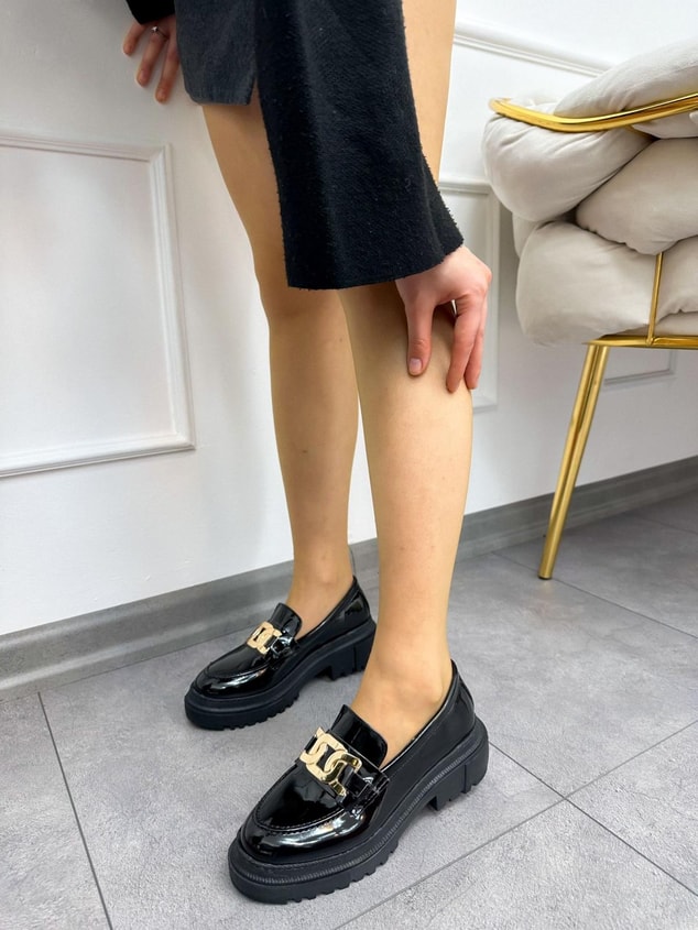 Siyah Rugan (Edith) Zincir Detay Kadın Loafer