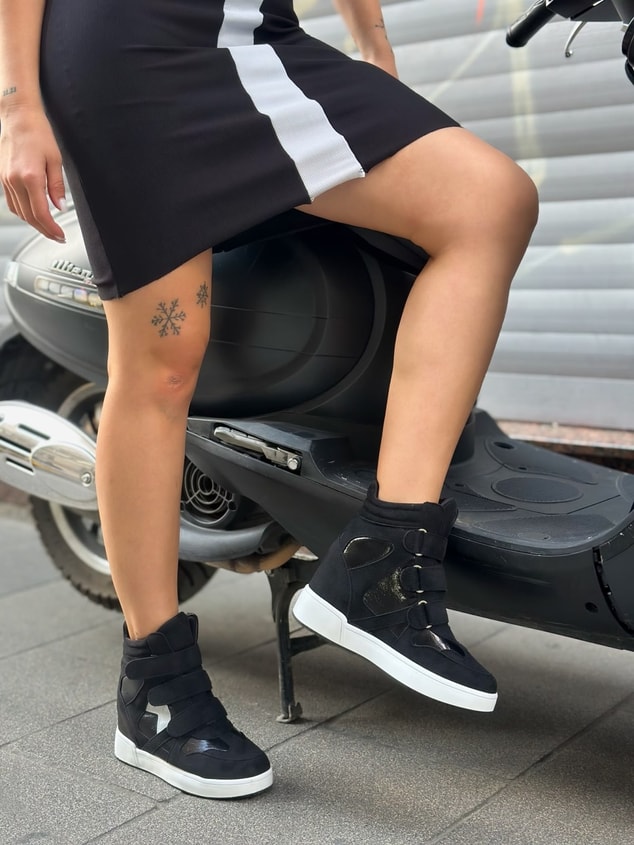 Siyah Süet (İsabe) Gizli Topuk Dolgu Topuk 7 Cm Boy Uzatan Sneakers