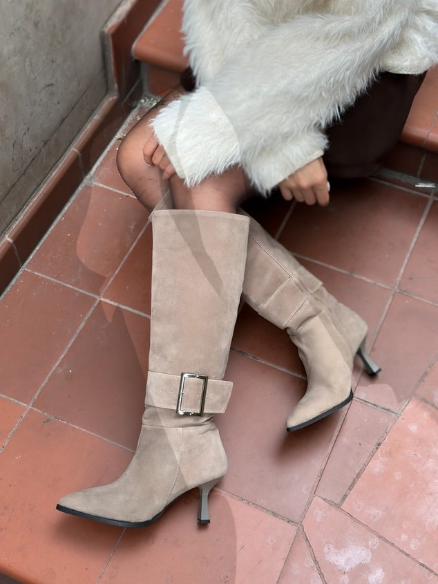 Vizon Süet (Lavinia) Gümüş Toka Detay  7 cm Kadın Topuklu Çizme