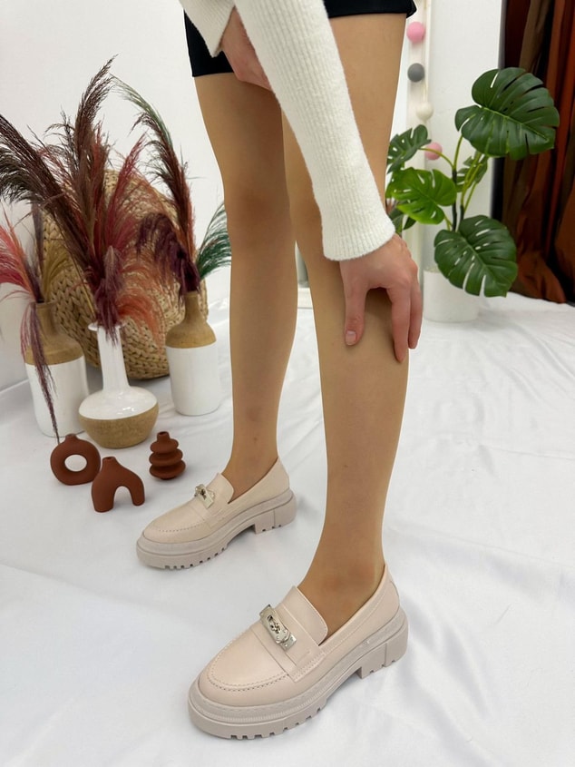 Bej Cilt (Chain) Toka Detay Kadın Loafer