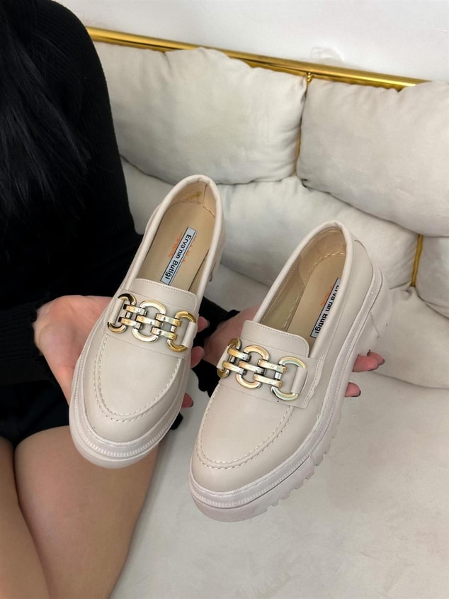 Bej Cilt (Char) Zincir Detay Kadın Loafer